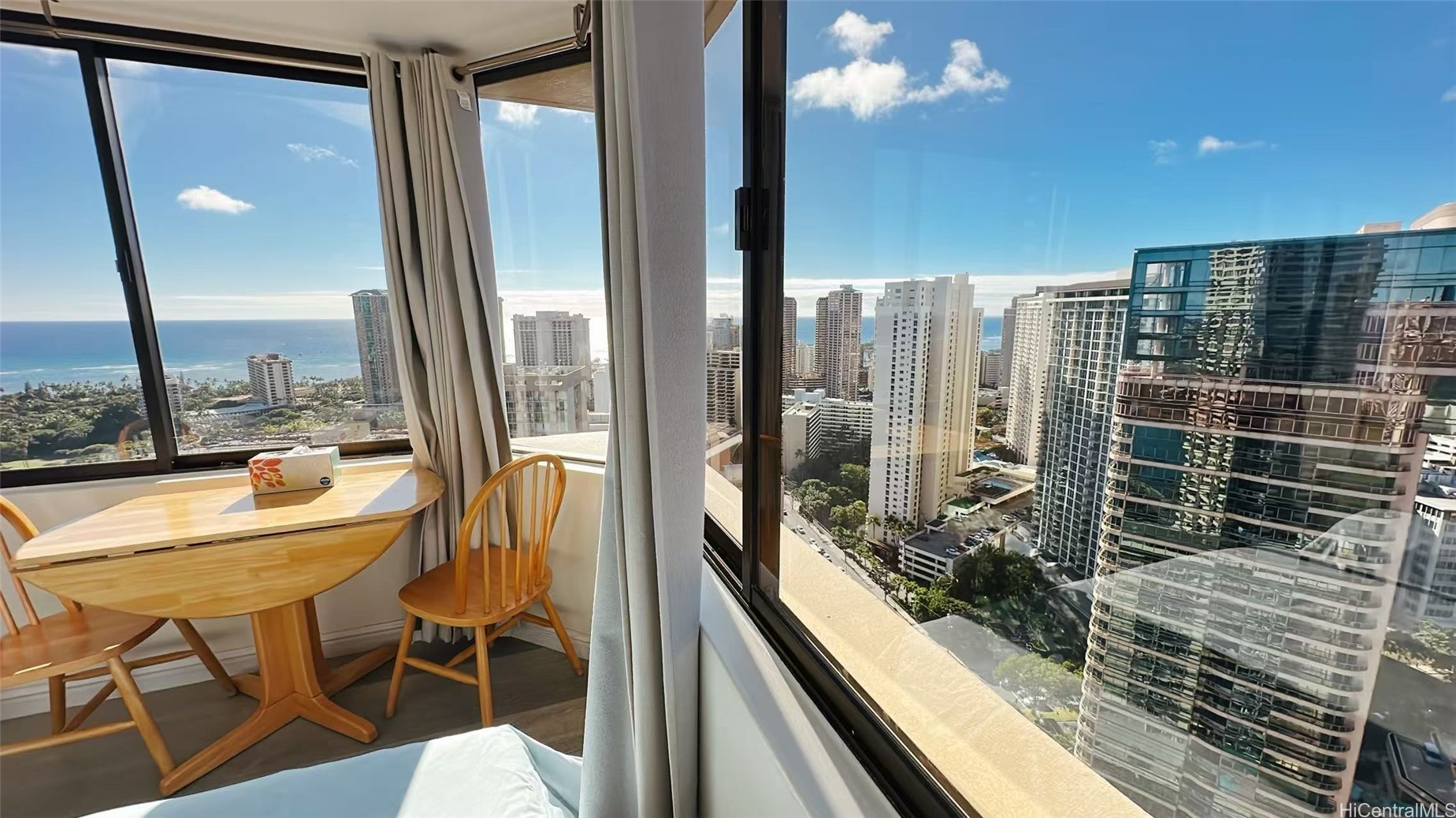 Honolulu, Hawaii, 96815, United States, 1 Bedroom Bedrooms, ,2 BathroomsBathrooms,Residential,For Sale,1901769