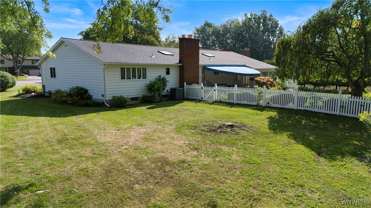 Lewiston, New York, 14092, United States, 3 Bedrooms Bedrooms, ,4 BathroomsBathrooms,Residential,For Sale,1937436