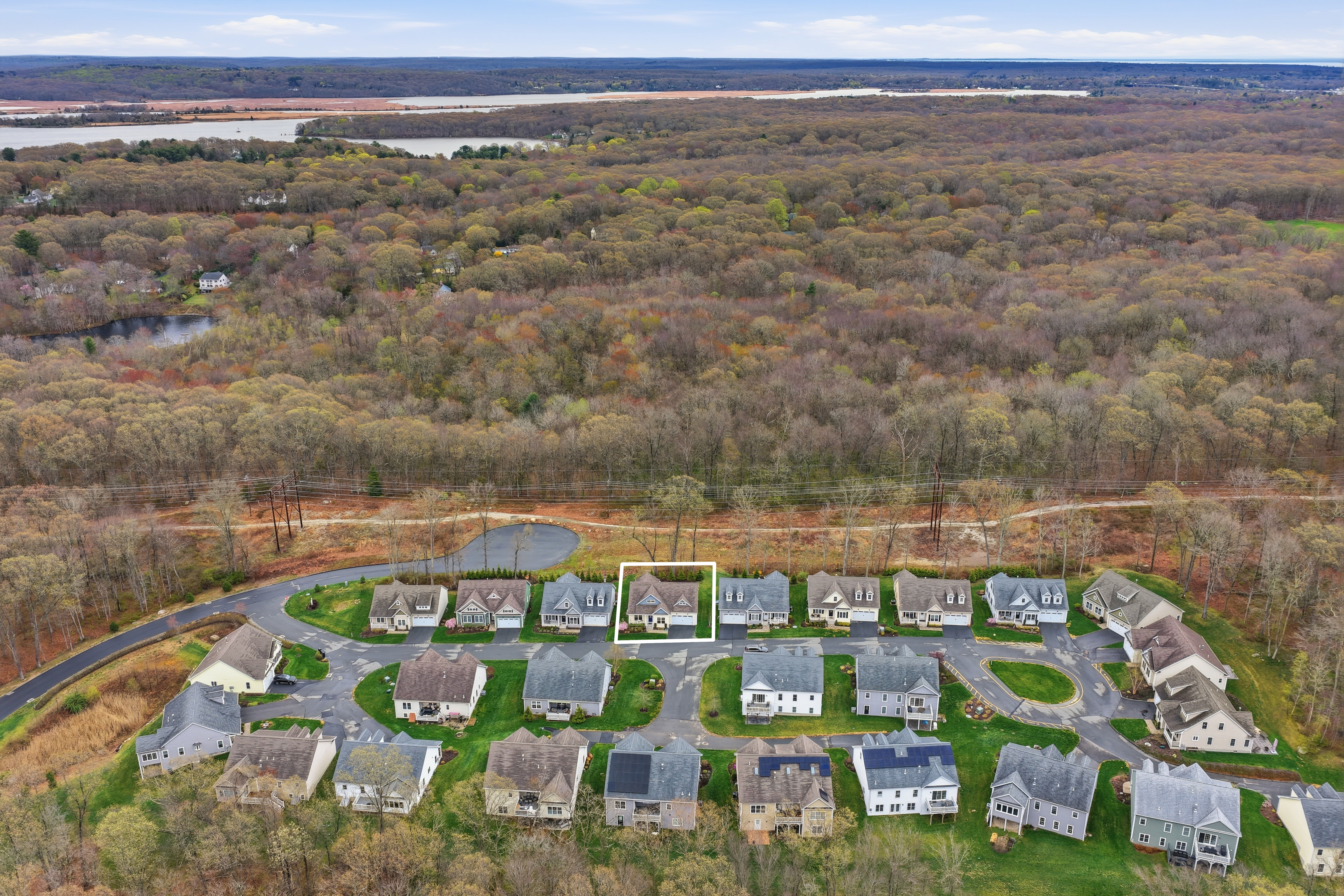  This 2018 Condo Offers A Refined Yet Effortless Lifestyle - 物件實景