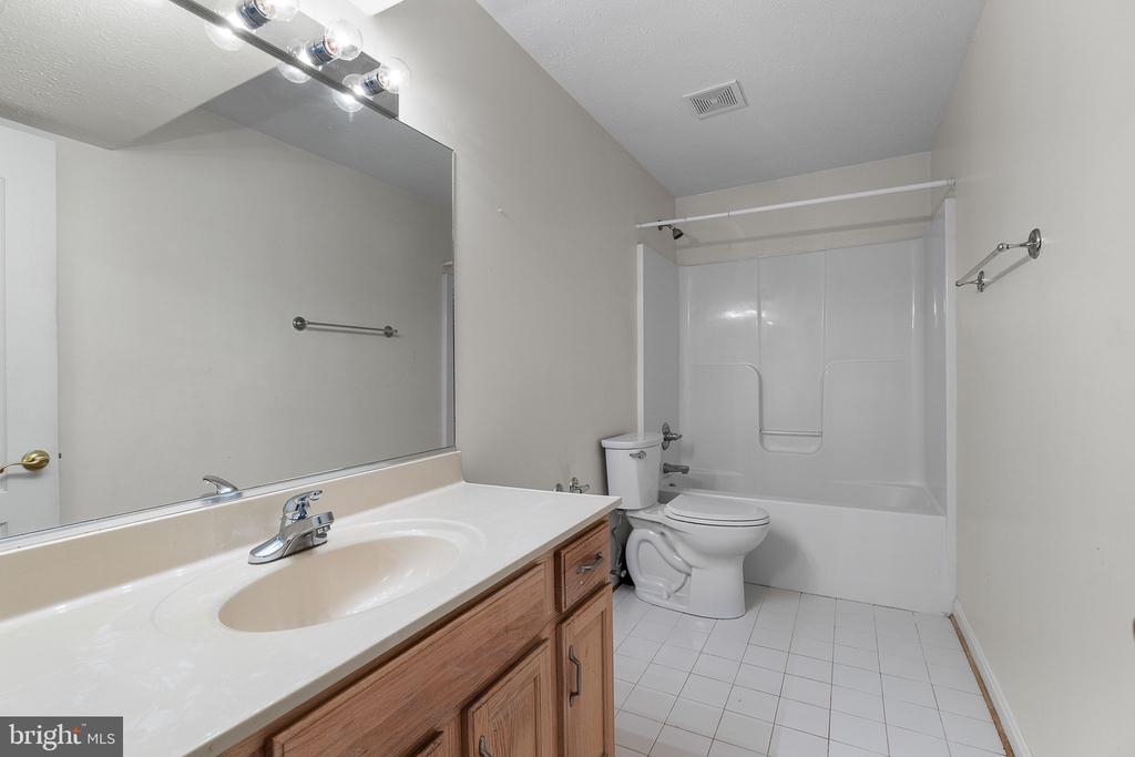 Fredericksburg, Virginia, 22401, United States, 5 Bedrooms Bedrooms, ,3 BathroomsBathrooms,Residential,For Sale,1920807