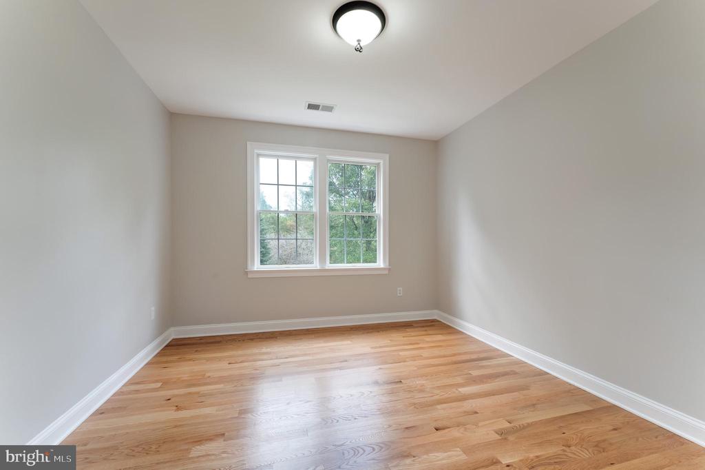 Fairfax, Virginia, 22033, United States, 6 Bedrooms Bedrooms, ,6 BathroomsBathrooms,Residential,For Sale,1973786