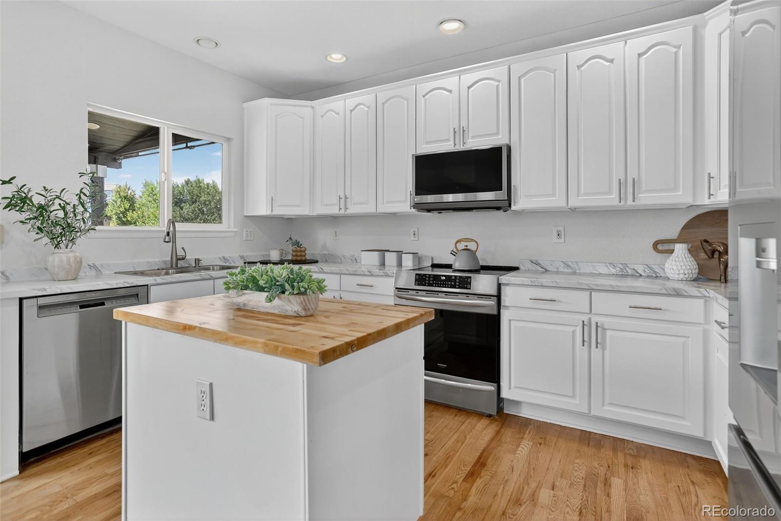 Parker, Colorado, 80138, United States, 4 Bedrooms Bedrooms, ,3 BathroomsBathrooms,Residential,For Sale,1940416