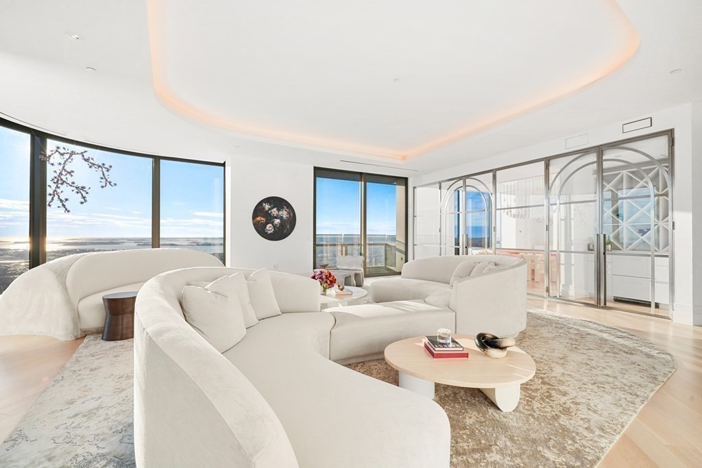 Boston, Massachusetts, 02199, United States, 5 Bedrooms Bedrooms, ,8 BathroomsBathrooms,Residential,For Sale,1906314