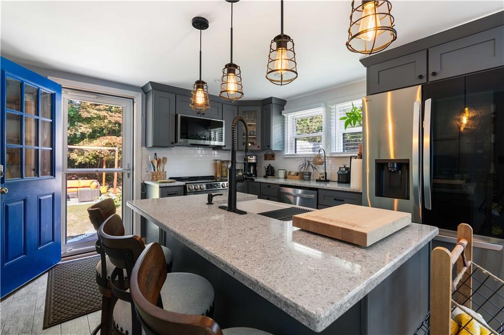 Bristol, Rhode Island, 02809, United States, 3 Bedrooms Bedrooms, ,1 BathroomBathrooms,Residential,For Sale,2002471