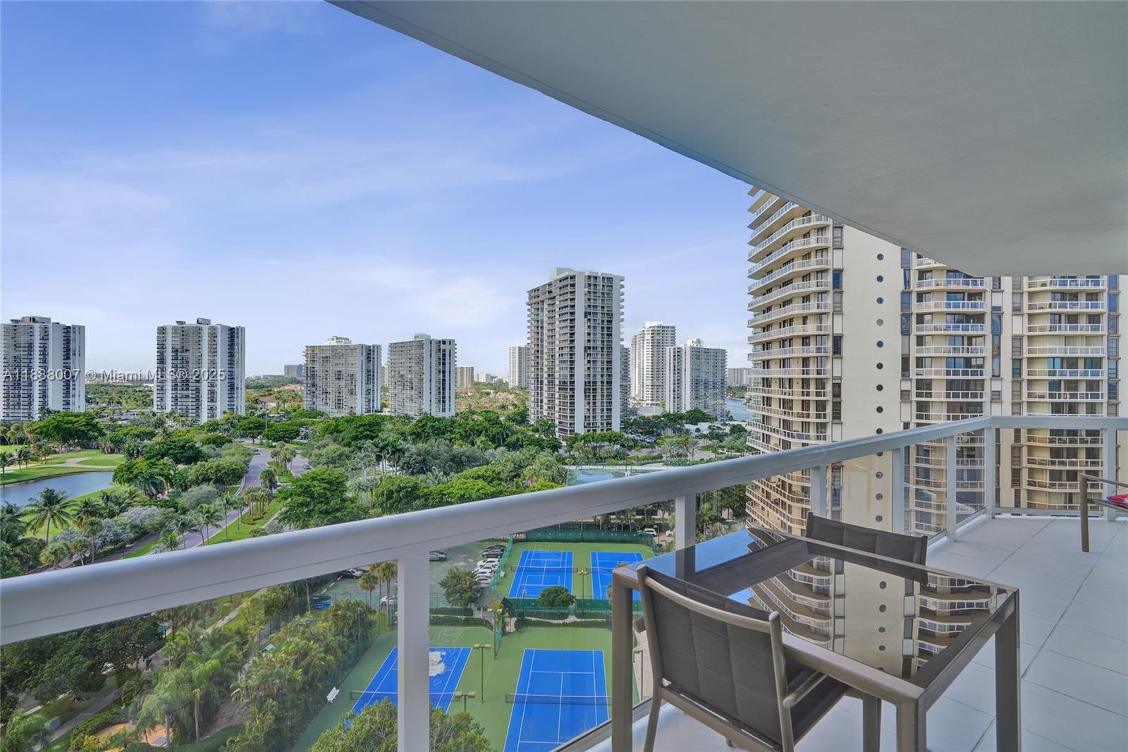 Aventura, Florida, 33180, United States, 2 Bedrooms Bedrooms, ,2 BathroomsBathrooms,Residential,For Sale,1954501