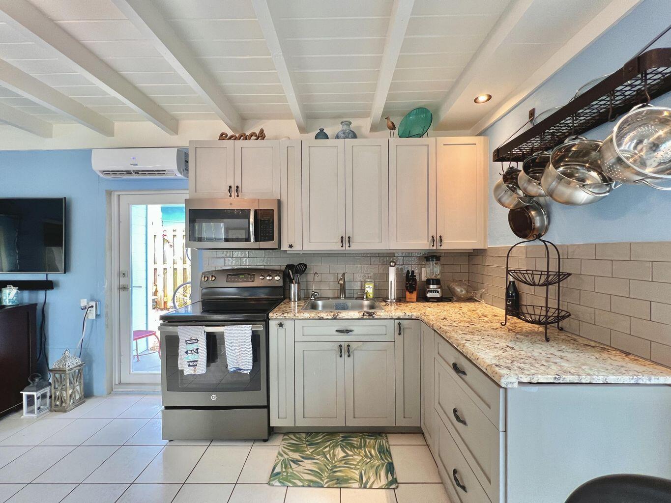 KEY LARGO, Florida, 33037, United States, 1 Bedroom Bedrooms, ,1 BathroomBathrooms,Residential,For Sale,1827867