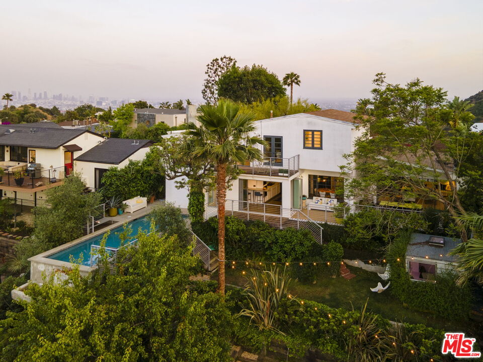 Los Angeles, California, 90068, United States, 3 Bedrooms Bedrooms, ,4 BathroomsBathrooms,Residential,For Sale,1839885