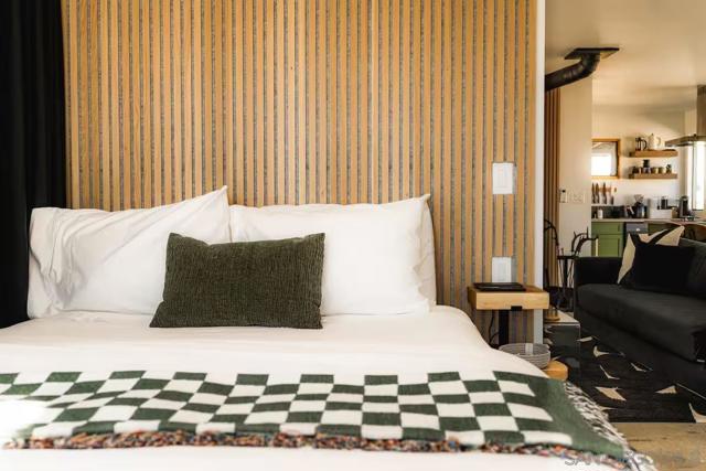 Pioneertown, California, 92268, United States, 2 Bedrooms Bedrooms, ,2 BathroomsBathrooms,Residential,For Sale,1990381