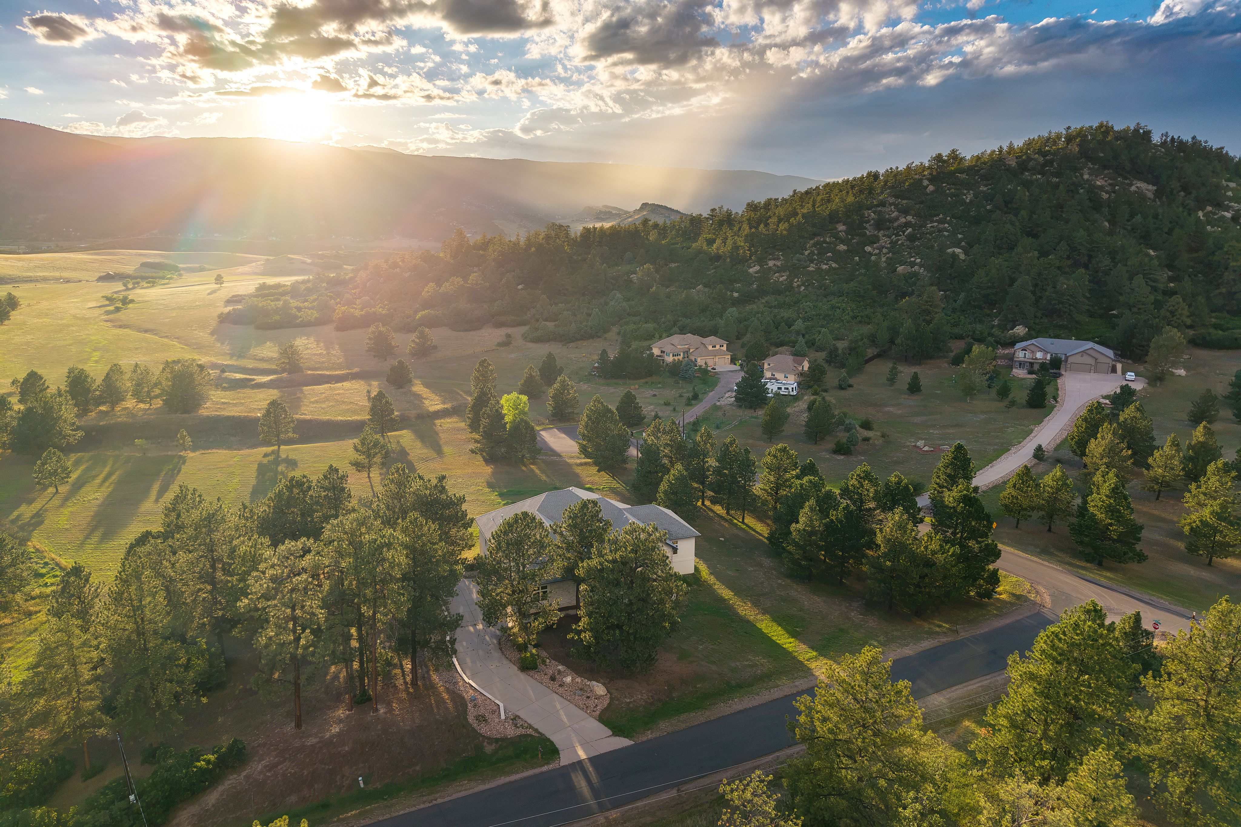 Set on over 4 acres in Perry Park East - 物件實景