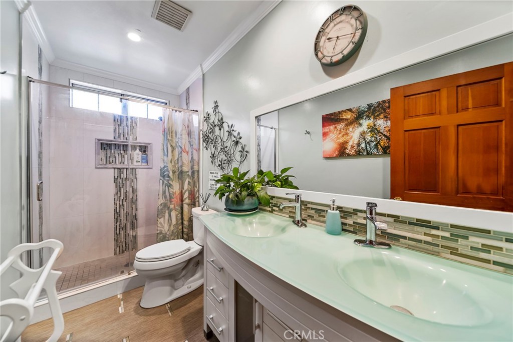 Los Angeles, California, 90041, United States, ,Residential,For Sale,2013561