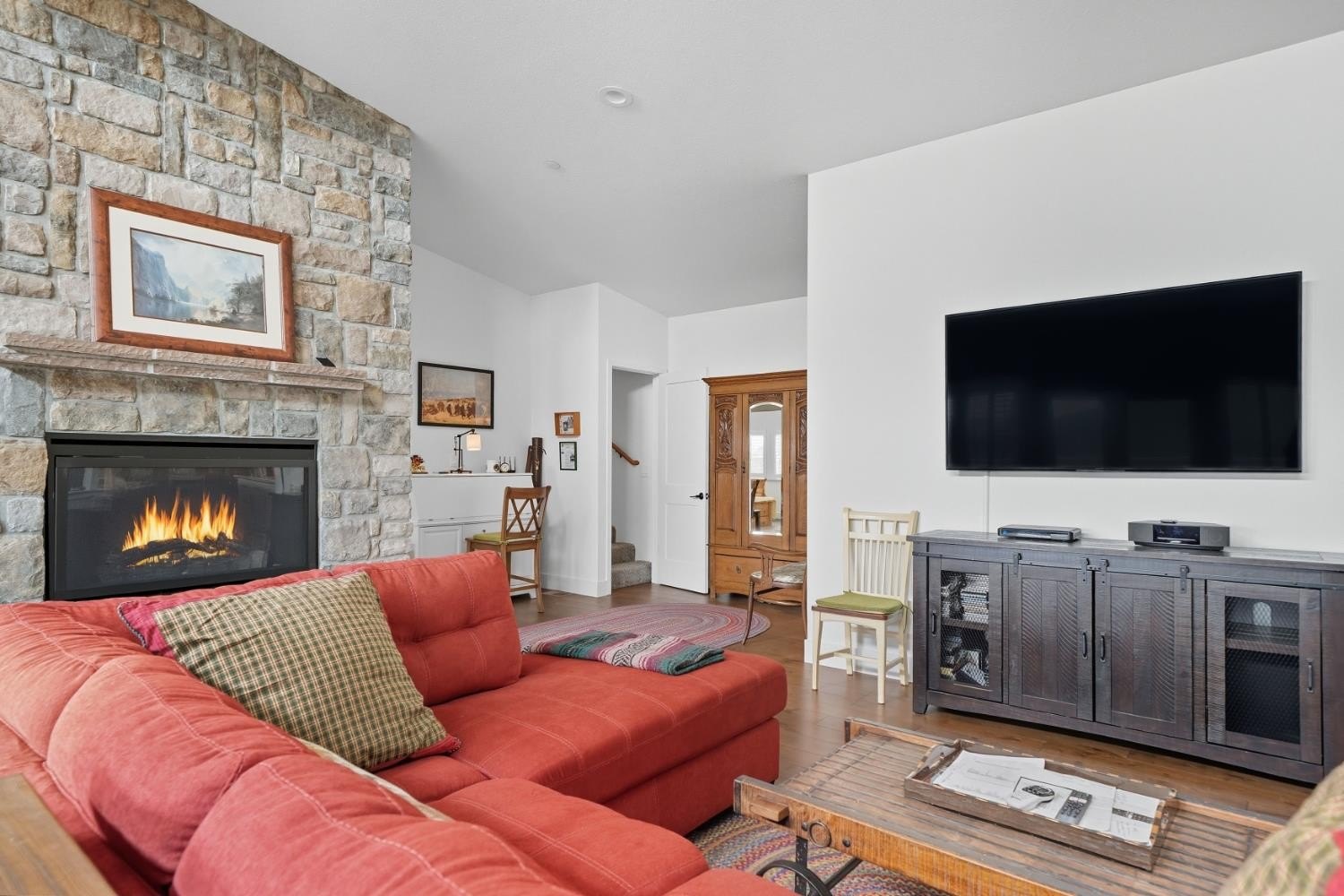 Mountain Ranch, California, 95246, United States, 4 Bedrooms Bedrooms, ,3 BathroomsBathrooms,Residential,For Sale,1976559