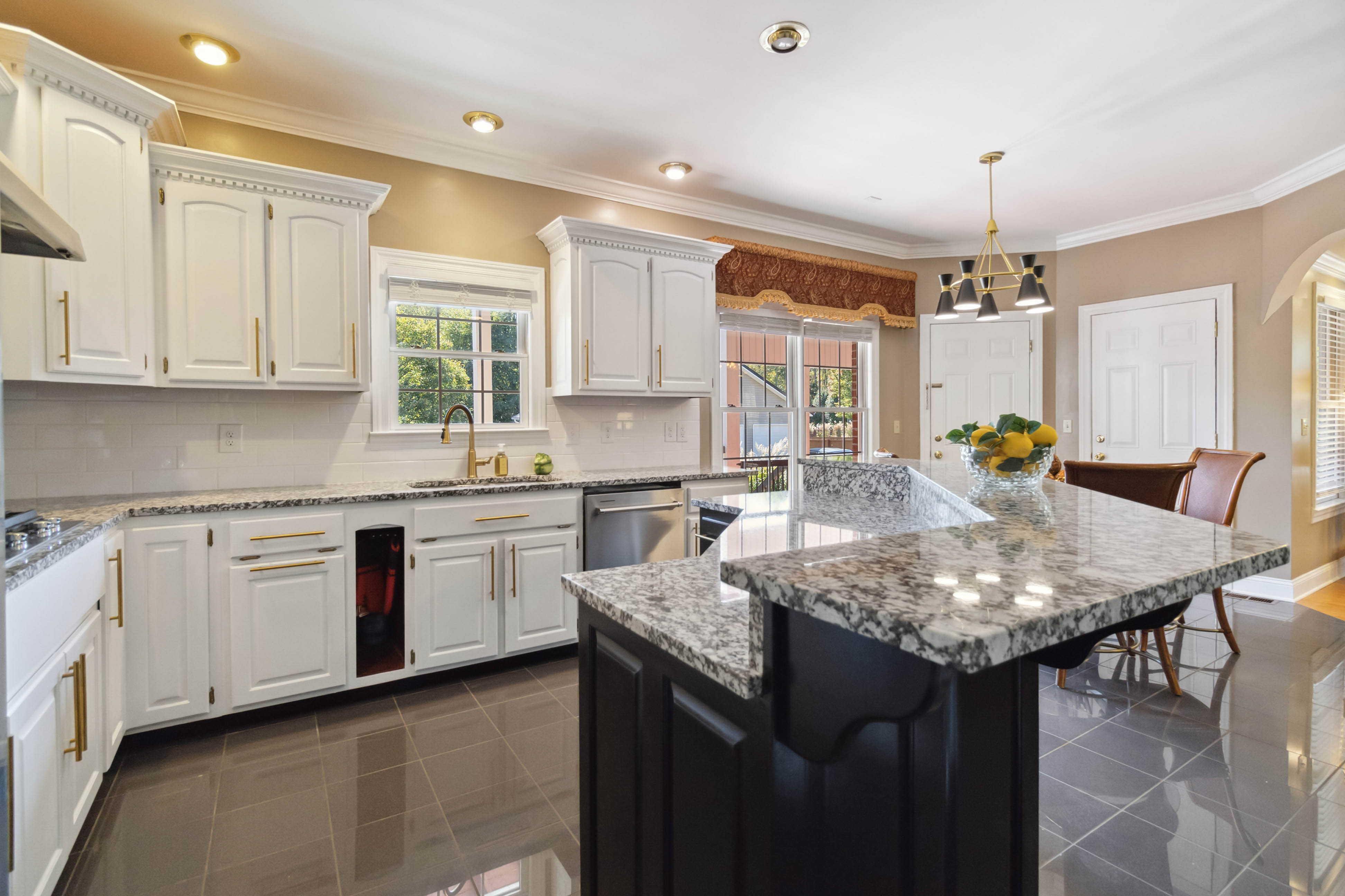 Corbin, Kentucky, 40701, United States, 10 Bedrooms Bedrooms, ,10 BathroomsBathrooms,Residential,For Sale,2045209