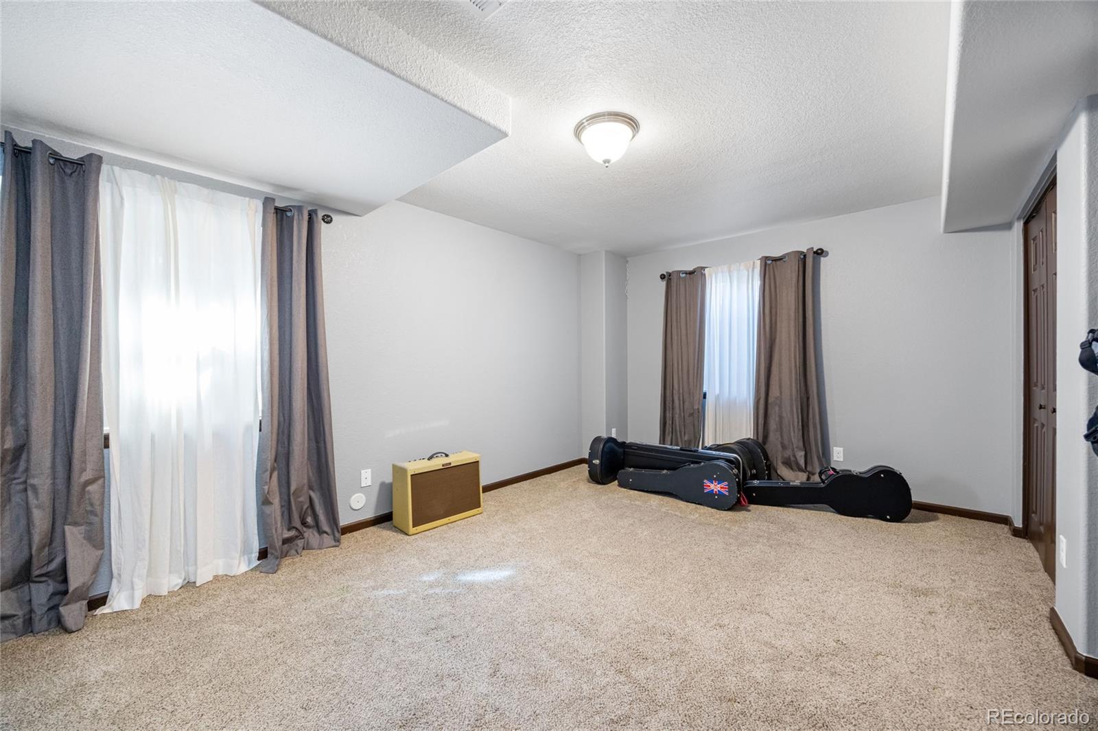 Castle Rock, Colorado, 80109, United States, 5 Bedrooms Bedrooms, ,4 BathroomsBathrooms,Residential,For Sale,1721682