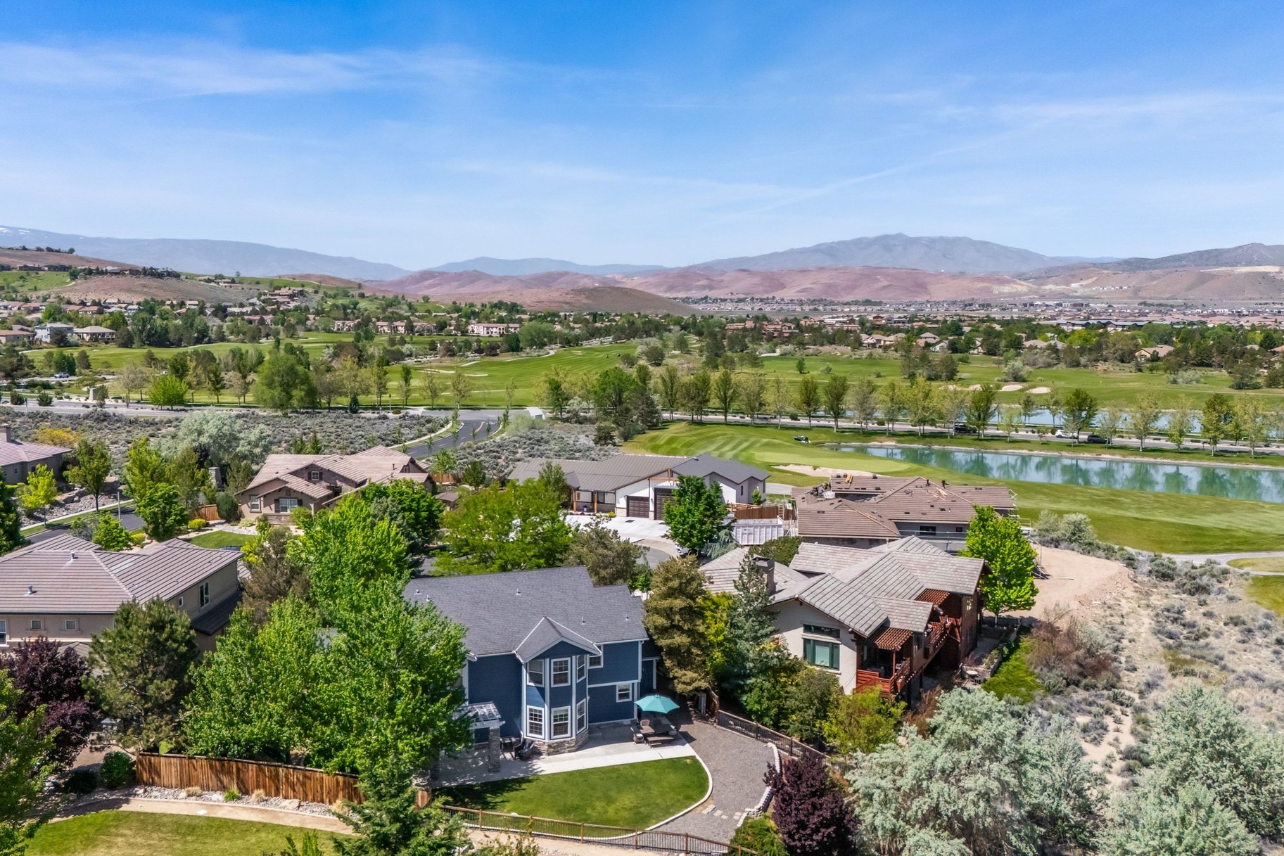  Private Fairway Retreat in Wingfield Springs - 物件實景