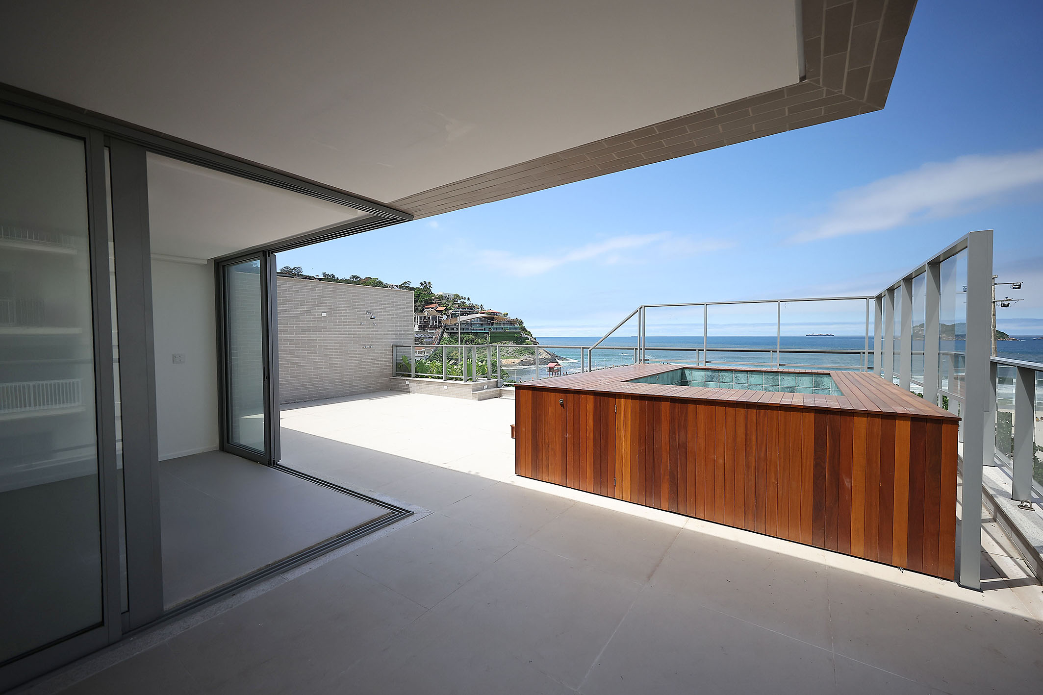  Single-level penthouse with private pool and ocean views in Barra da Tijuca - 物件實景