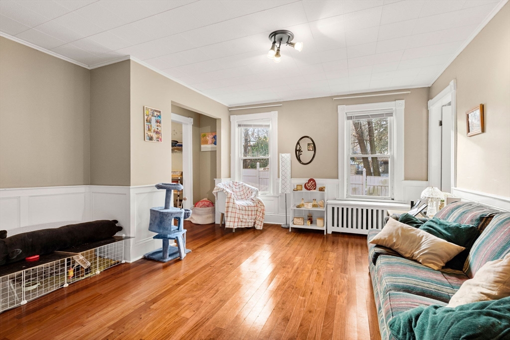 Marlborough, Massachusetts, 01752, United States, 4 Bedrooms Bedrooms, ,2 BathroomsBathrooms,Residential,For Sale,2001797