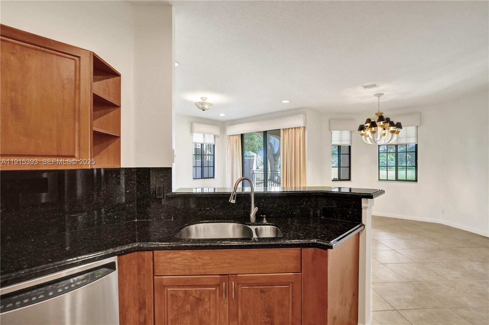 Weston, Florida, 33332, United States, 3 Bedrooms Bedrooms, ,2 BathroomsBathrooms,Residential,For Sale,1998449