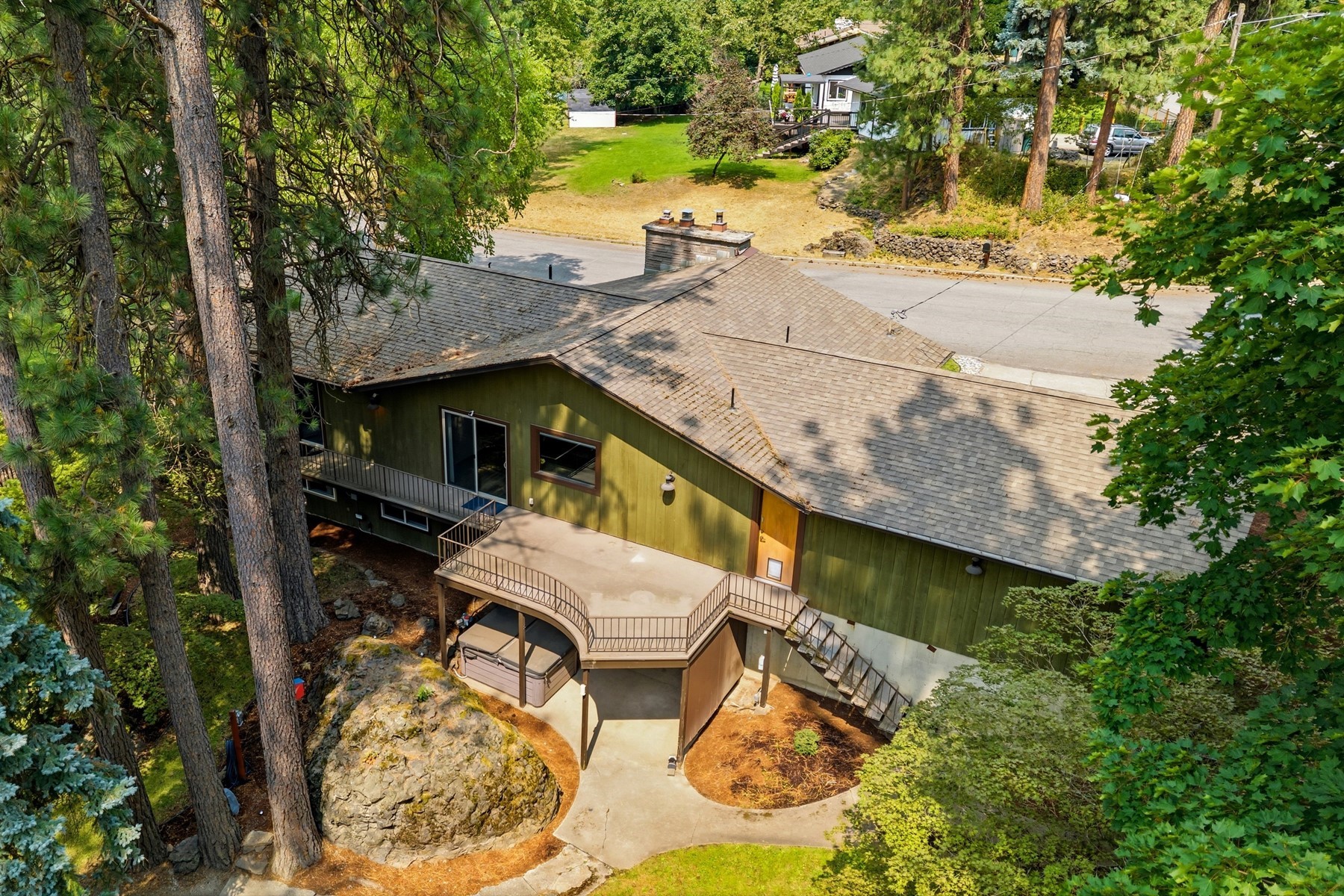  1023 N Crestline Dr - 物件實景