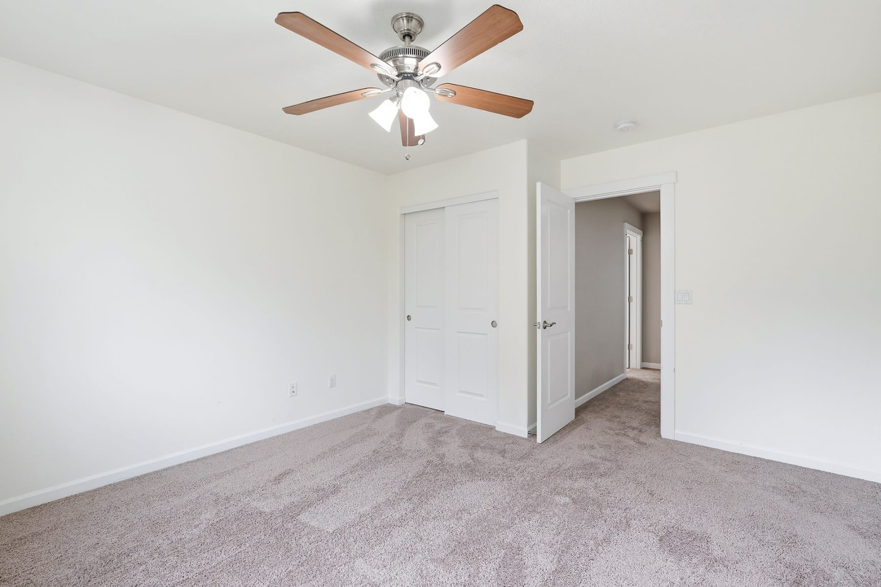  17172 NW CROSSHAVEN ST Portland, OR 97229 - 物件實景