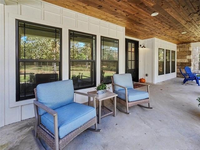 Tahlequah, Oklahoma, 74464, United States, 4 Bedrooms Bedrooms, ,4 BathroomsBathrooms,Residential,For Sale,2040103