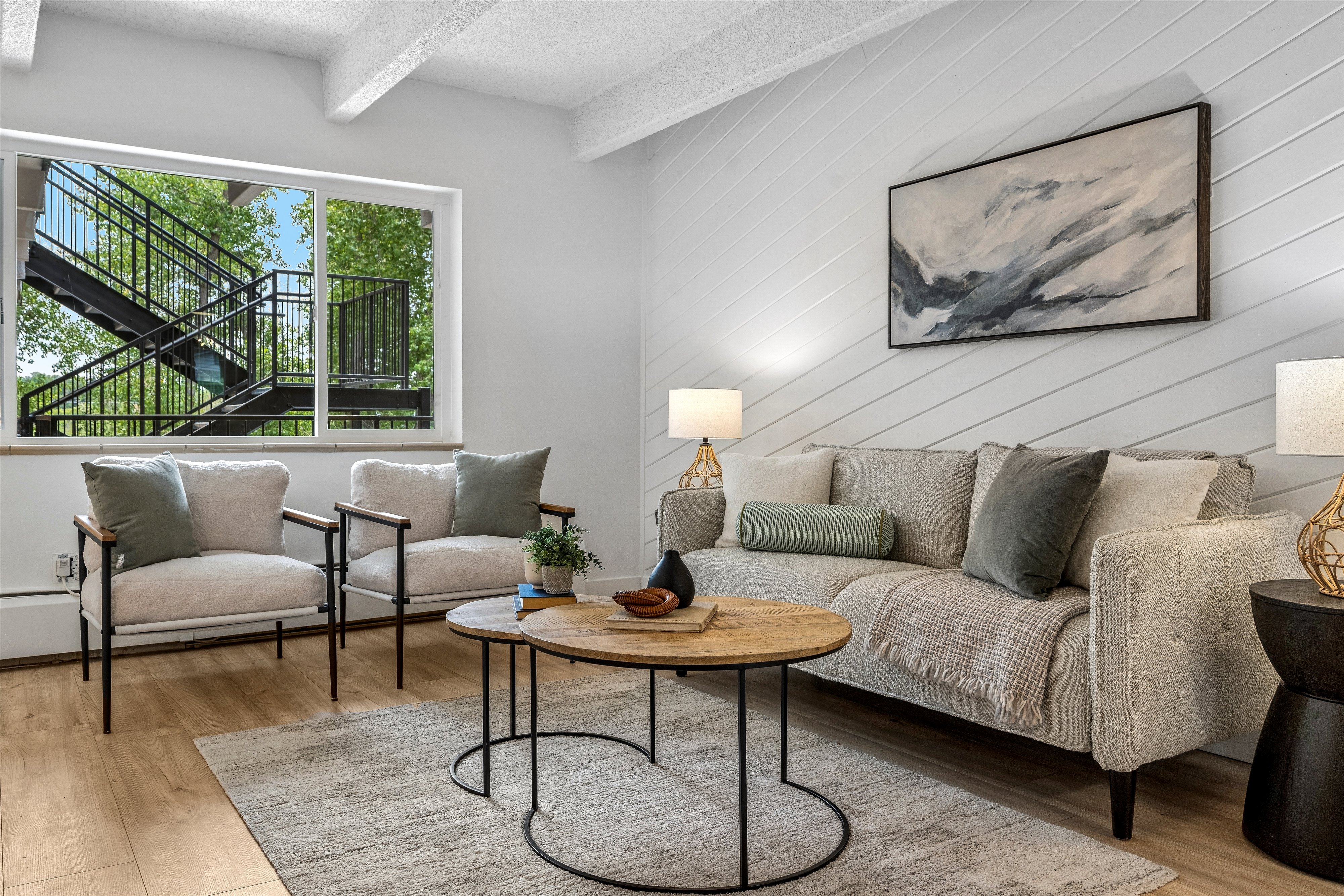  Beautifully Remodeled and Move-in Ready - 物件實景