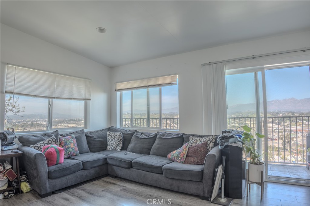Los Angeles, California, 90063, United States, 5 Bedrooms Bedrooms, ,Residential,For Sale,2014763