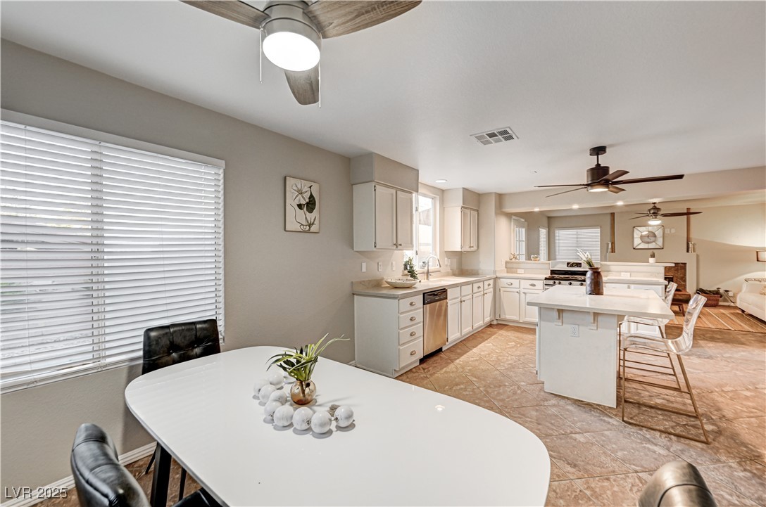 Las Vegas, Nevada, 89134, United States, 4 Bedrooms Bedrooms, ,3 BathroomsBathrooms,Residential,For Sale,1998518