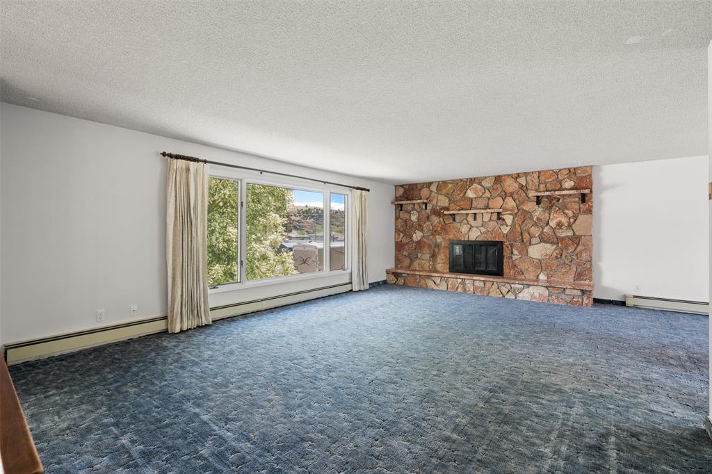 Anaconda, Montana, 59711, United States, 3 Bedrooms Bedrooms, ,3 BathroomsBathrooms,Residential,For Sale,1923653
