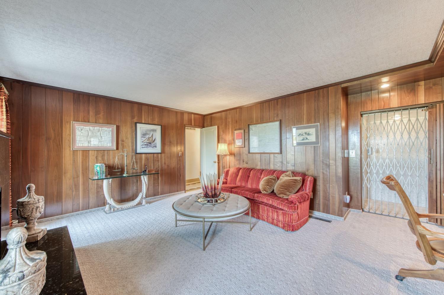 Kerman, California, 93630, United States, 5 Bedrooms Bedrooms, ,3 BathroomsBathrooms,Residential,For Sale,1928392