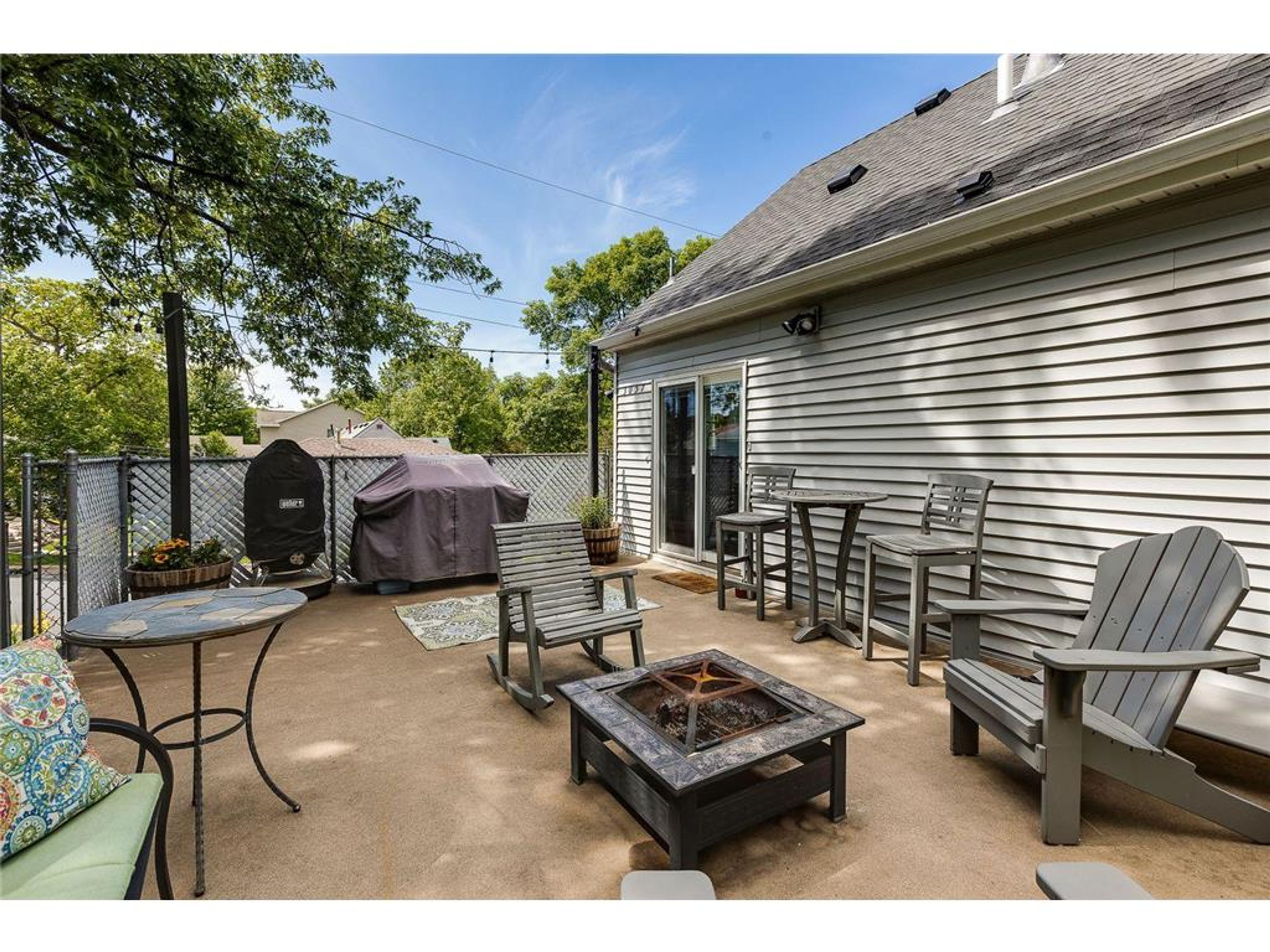  Bright St. Louis Park Home Near West End - 物件實景