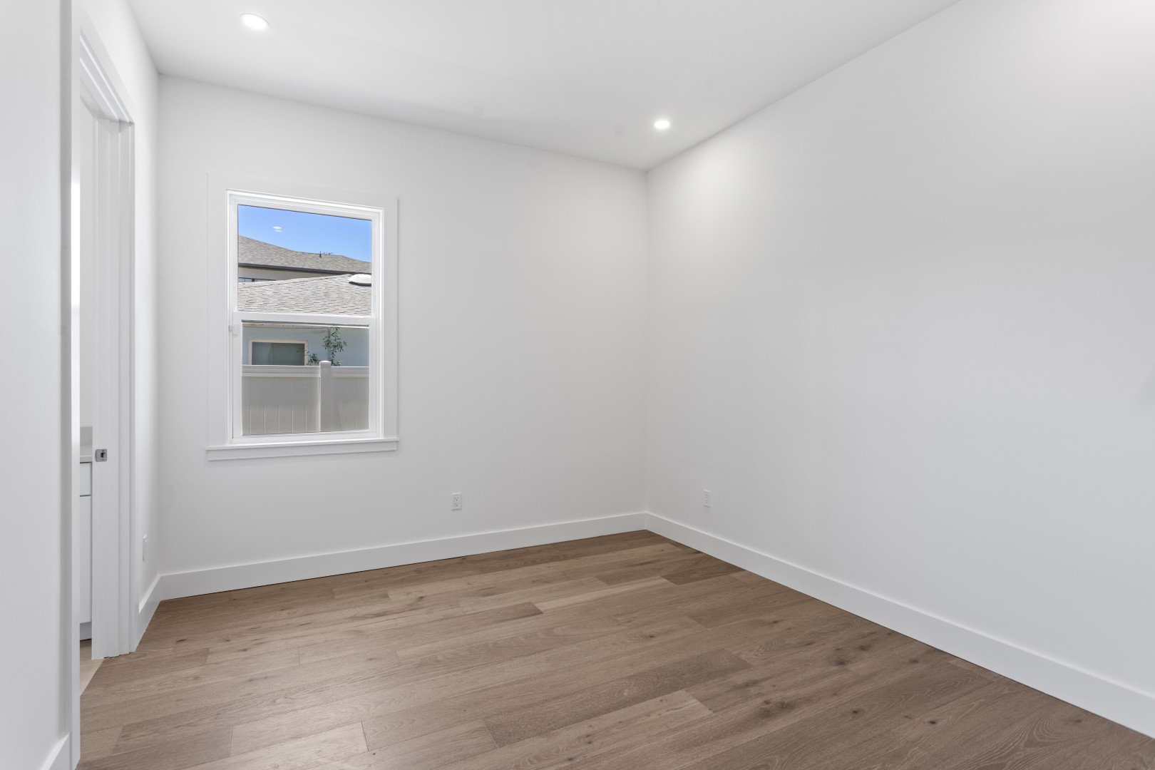 Tampa, Florida, 33611, United States, 6 Bedrooms Bedrooms, ,6 BathroomsBathrooms,Residential,For Sale,1981634