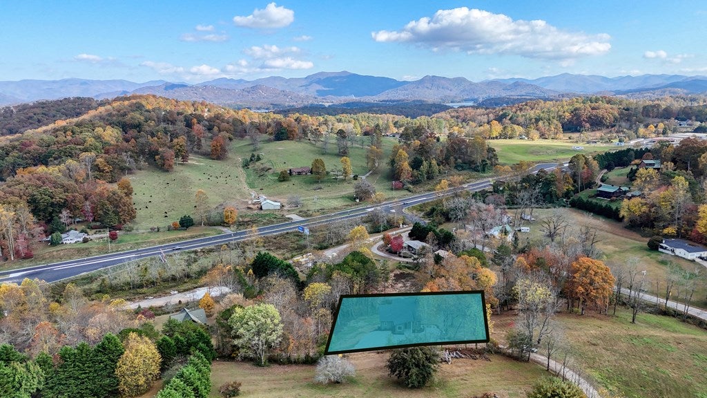 Hayesville, North Carolina, 28904, United States, 3 Bedrooms Bedrooms, ,4 BathroomsBathrooms,Residential,For Sale,1839913