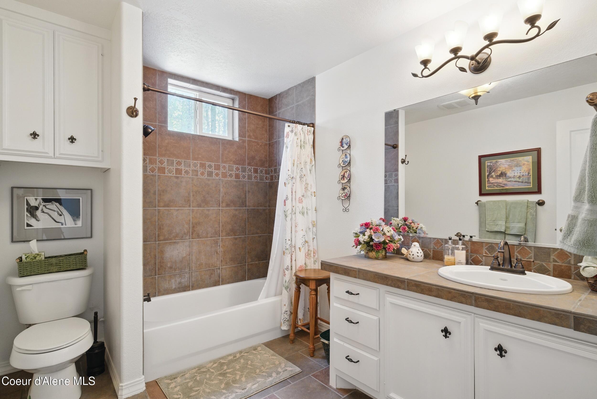 Athol, Idaho, 83801, United States, 6 Bedrooms Bedrooms, ,6 BathroomsBathrooms,Residential,For Sale,1975290