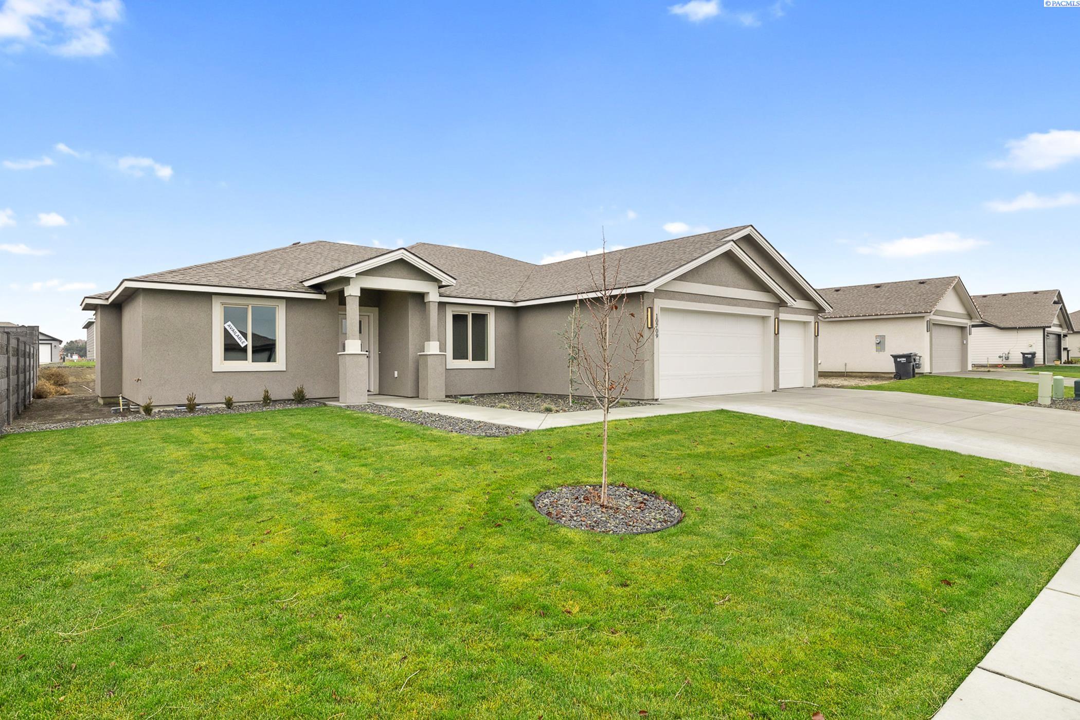 Pasco, Washington, 99301, United States, 4 Bedrooms Bedrooms, ,1 BathroomBathrooms,Residential,For Sale,1874983