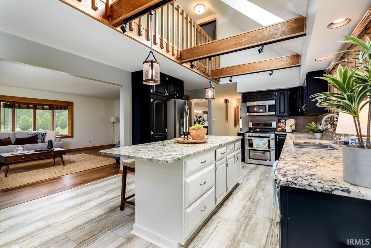 Churubusco, Indiana, 46723, United States, 4 Bedrooms Bedrooms, ,3 BathroomsBathrooms,Residential,For Sale,1977789