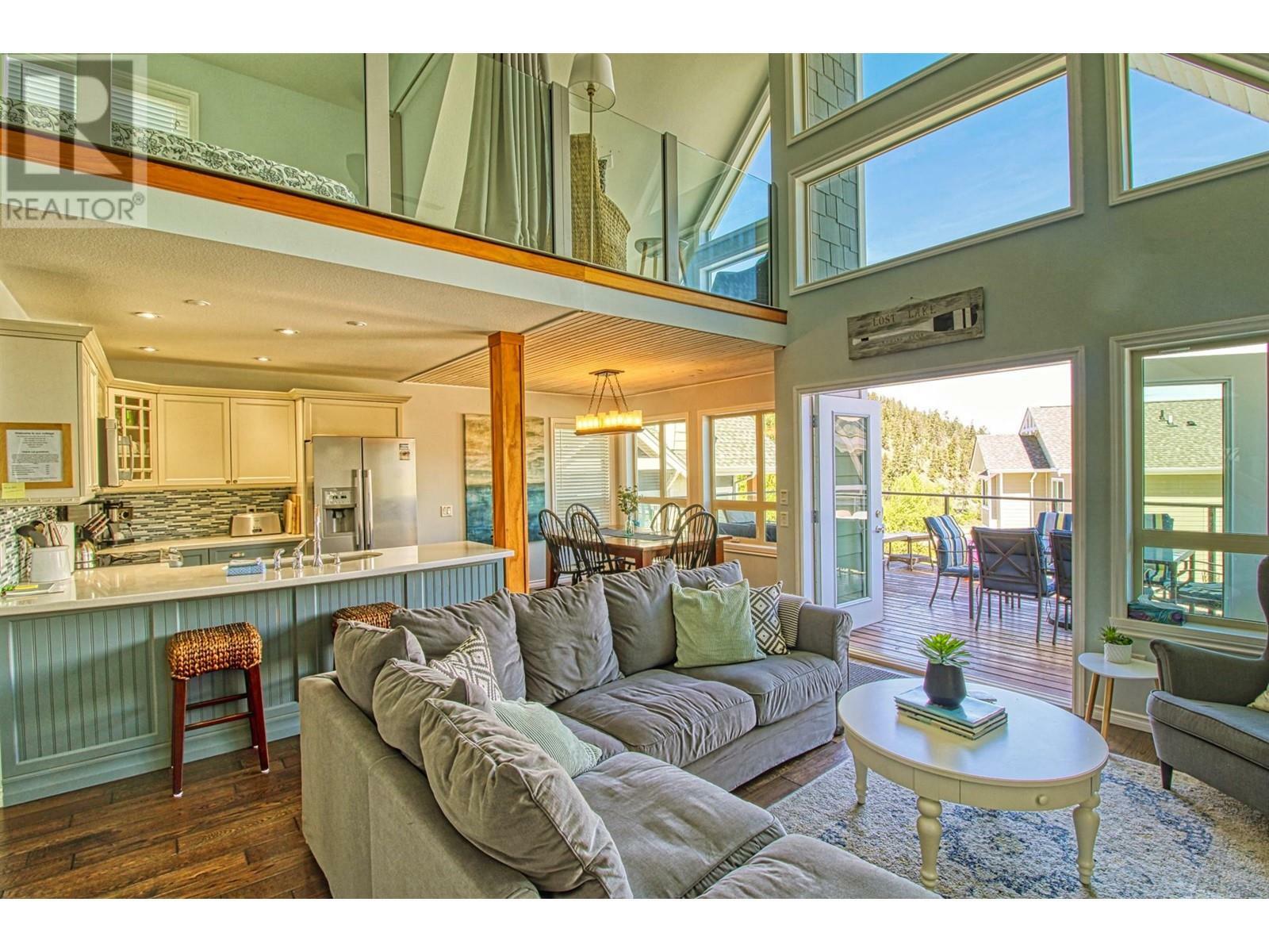 KELOWNA, British Columbia, V1Z 3R8, CA, 3 Bedrooms Bedrooms, ,2 BathroomsBathrooms,Residential,For Sale,1838856