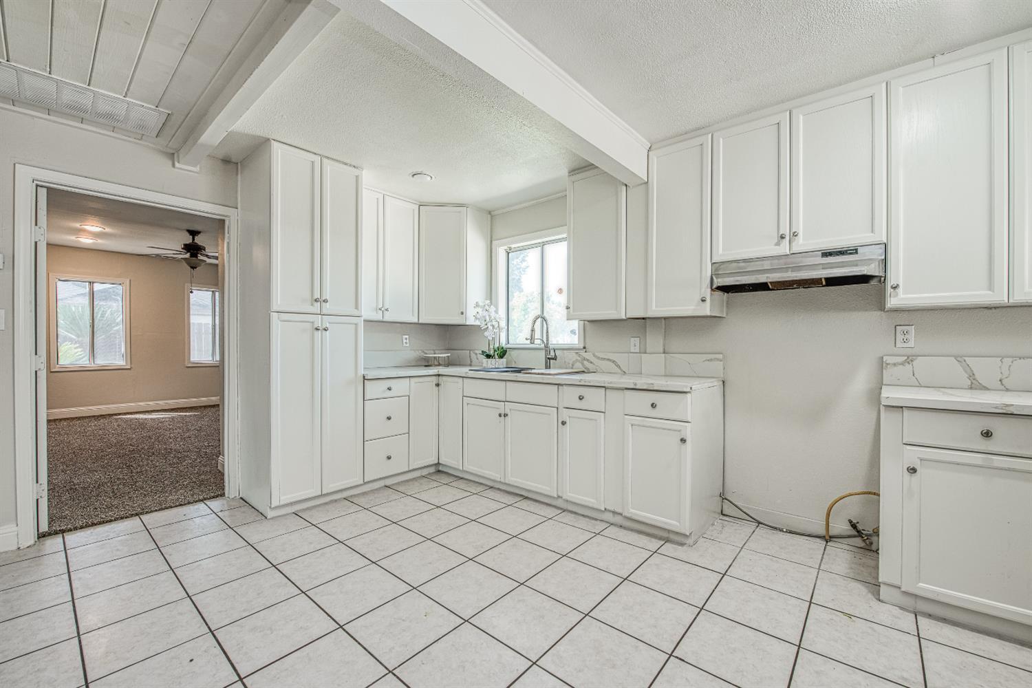 Fresno, California, 93722, United States, 3 Bedrooms Bedrooms, ,2 BathroomsBathrooms,Residential,For Sale,2039755