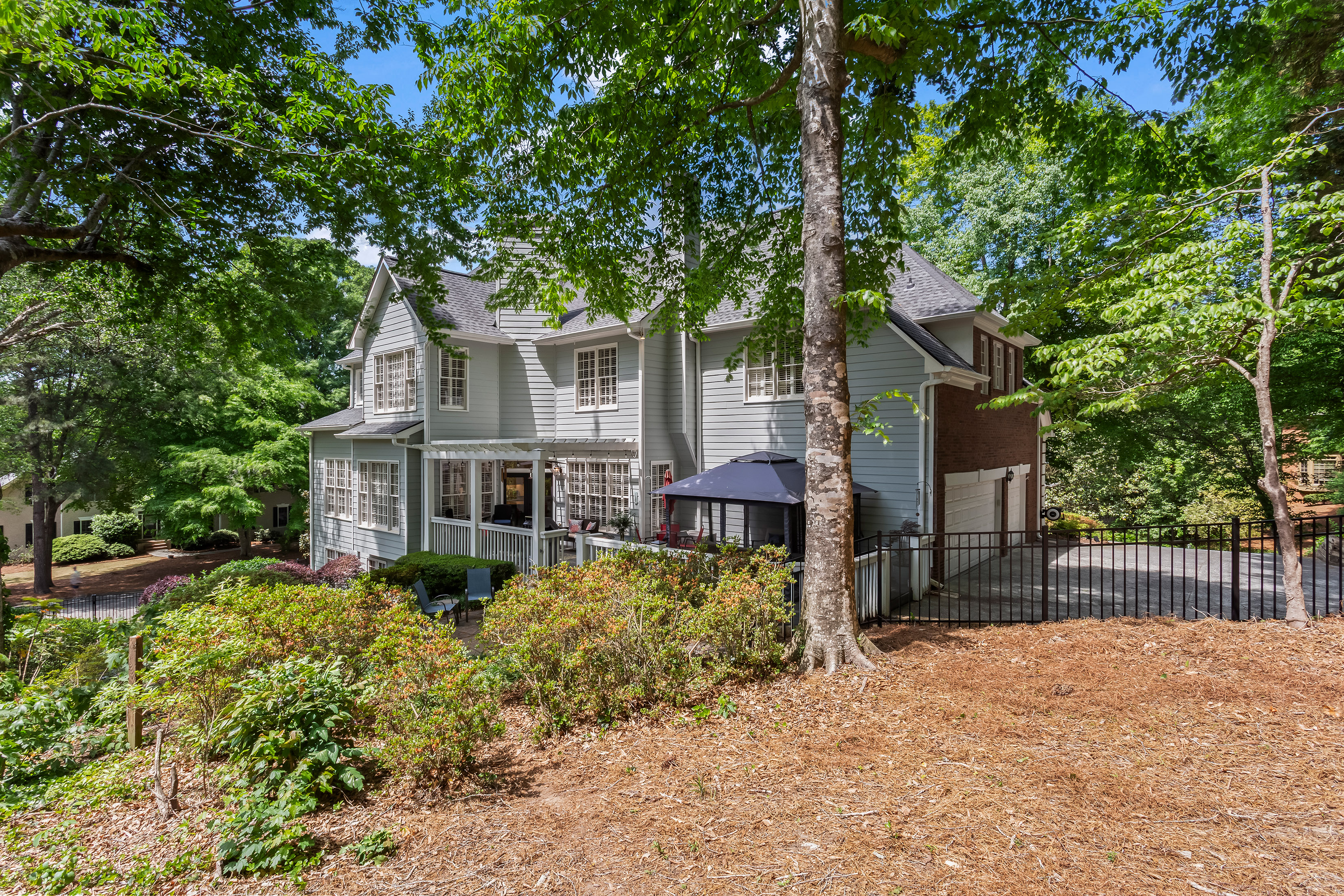  Timeless Elegance in Roswell