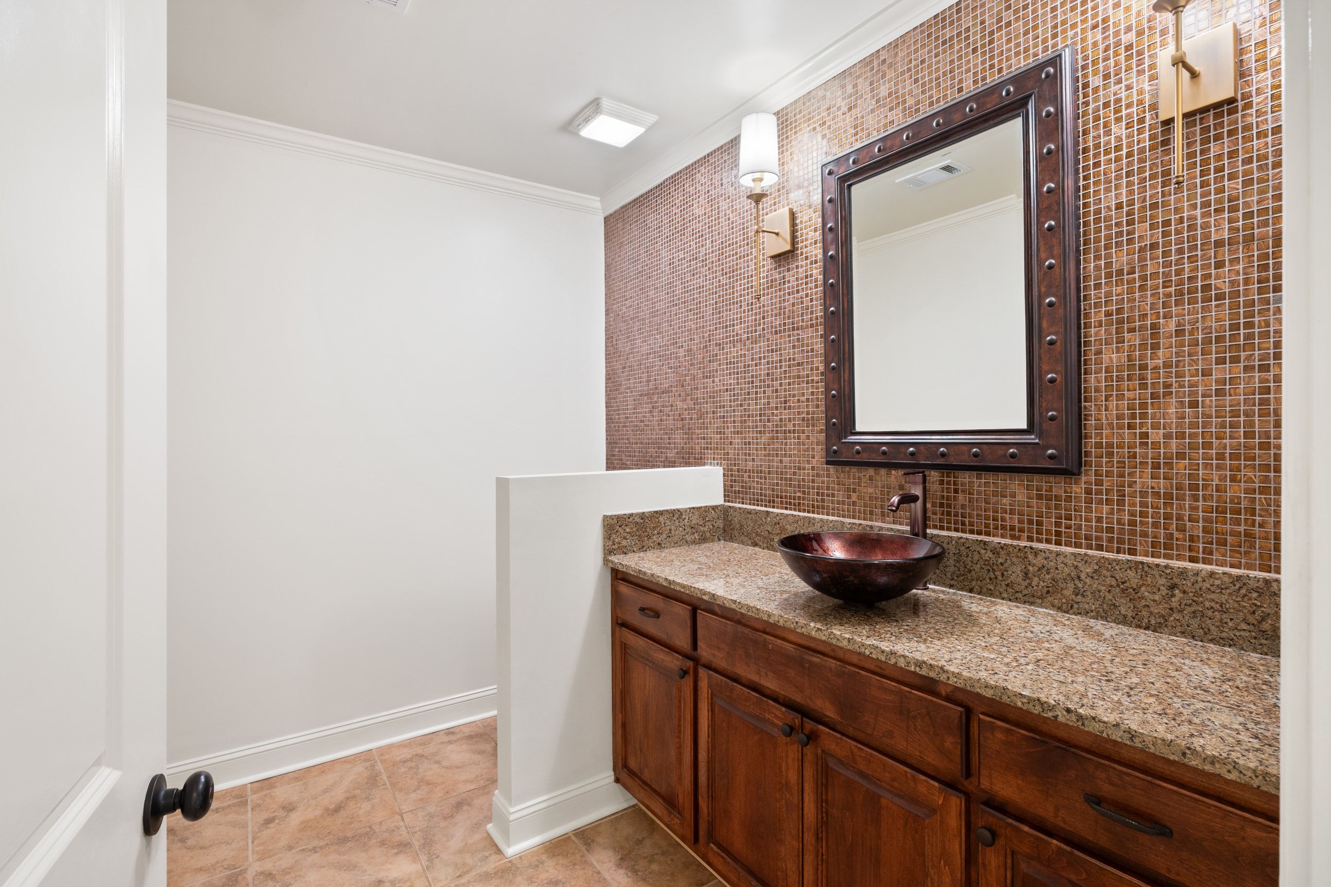  Move-in Ready Home Offers Exceptional Space, Comfort, and Craftsmanship - 物件實景