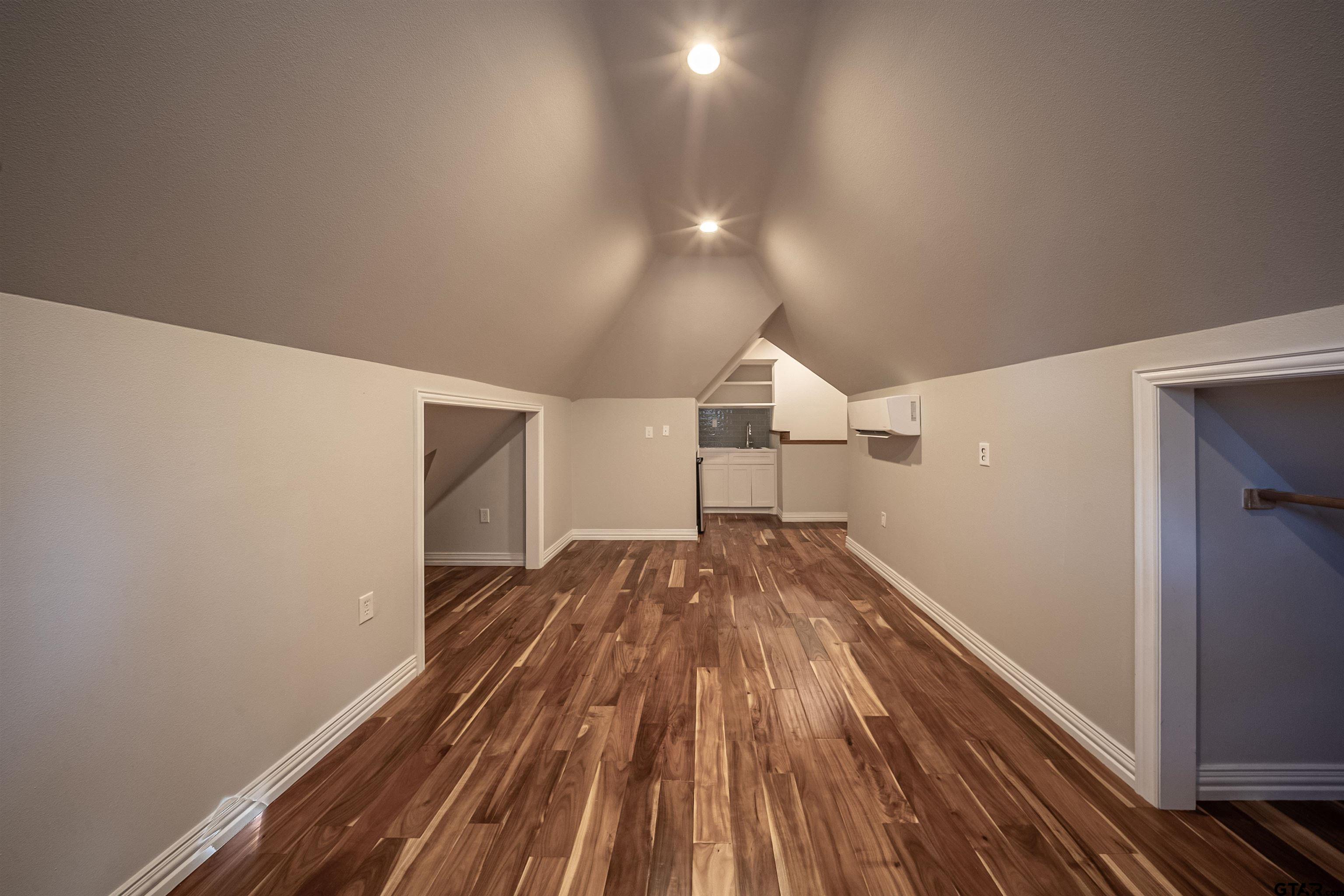 Lindale, Texas, 75771, United States, 4 Bedrooms Bedrooms, ,4 BathroomsBathrooms,Residential,For Sale,1992083