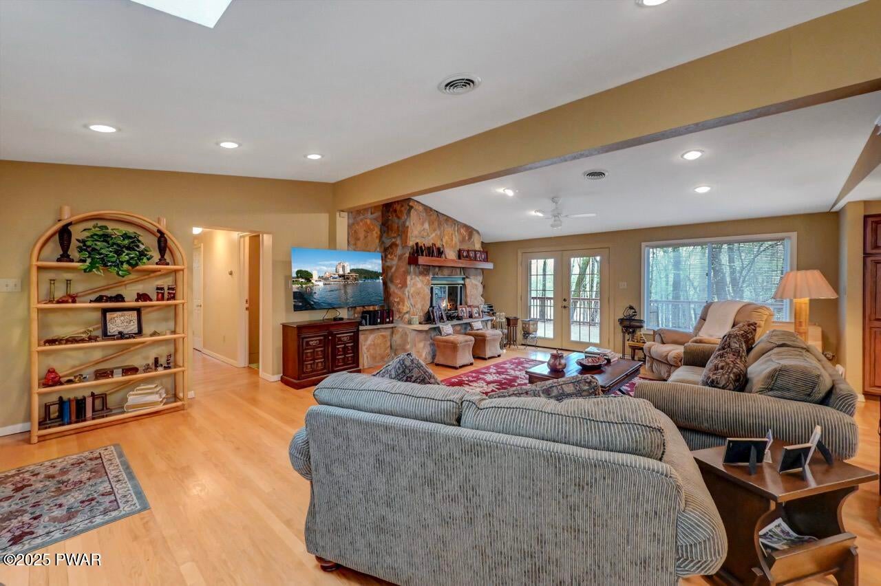 Lords Valley, Pennsylvania, 18428, United States, 5 Bedrooms Bedrooms, ,3 BathroomsBathrooms,Residential,For Sale,1977416