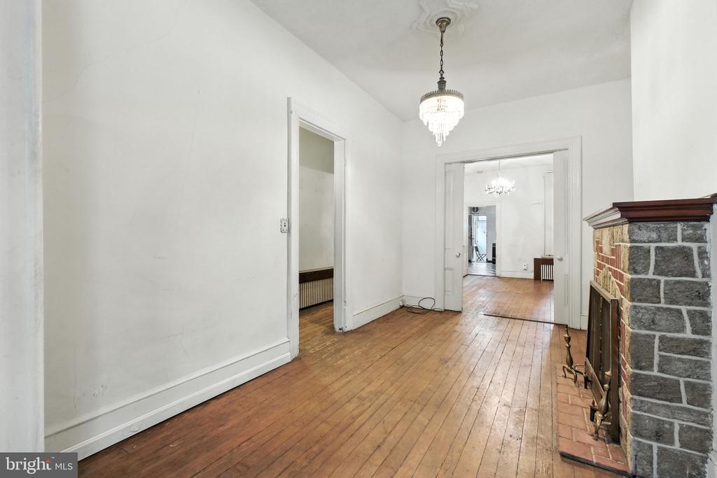 Washington, District of Columbia, 20003, United States, 3 Bedrooms Bedrooms, ,1 BathroomBathrooms,Residential,For Sale,1944860