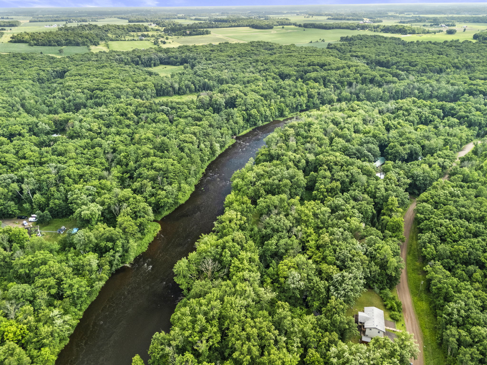  Private Riverside Living with Endless Outdoor Adventure - 物件實景