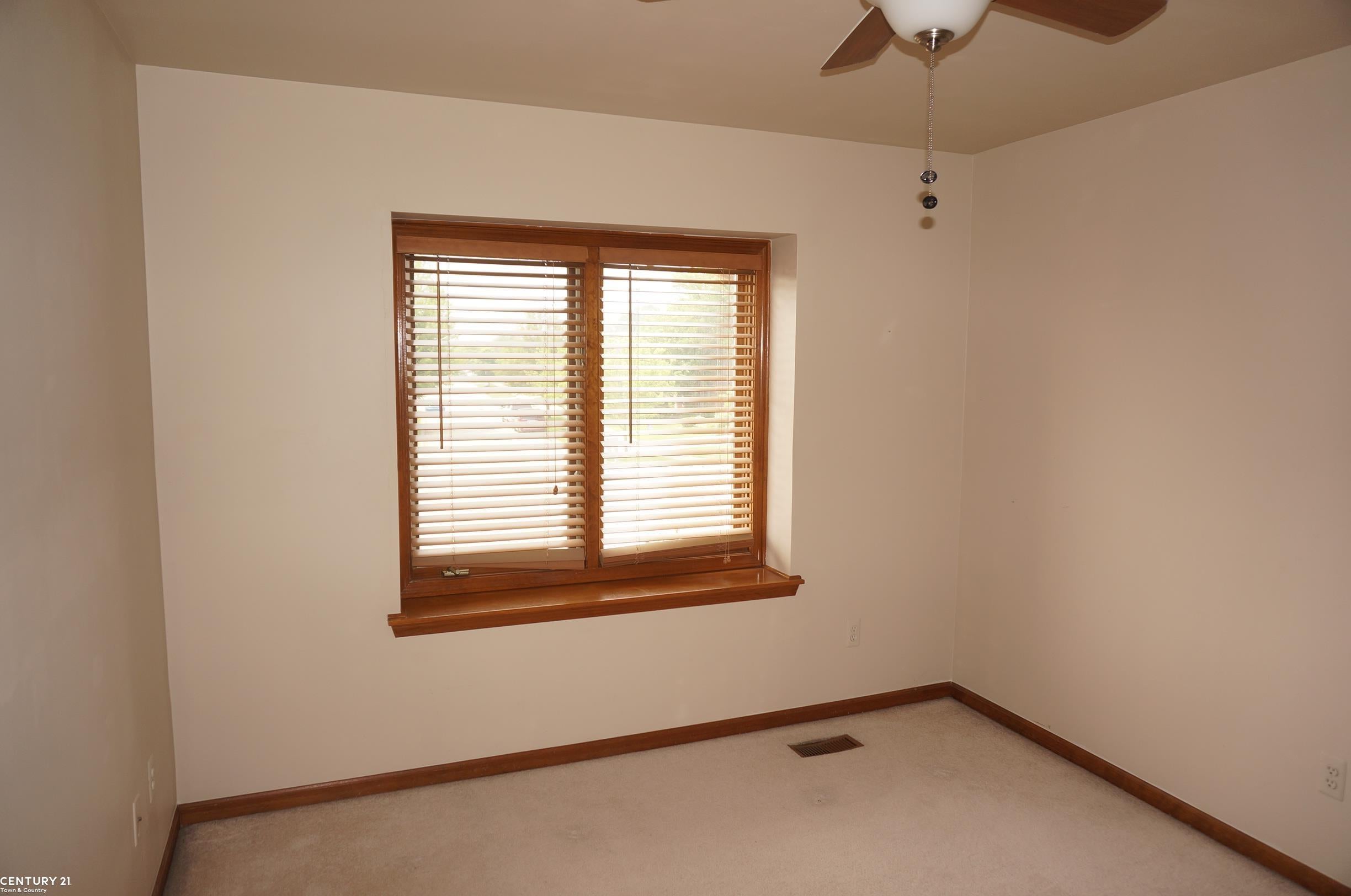 Macomb Twp, Michigan, 48044, United States, 4 Bedrooms Bedrooms, ,4 BathroomsBathrooms,Residential,For Sale,1894299