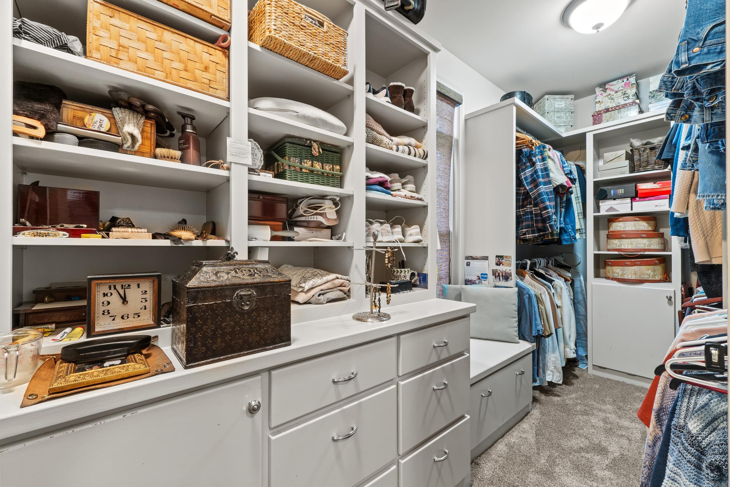 Benton, Arkansas, 72019, United States, 5 Bedrooms Bedrooms, ,5 BathroomsBathrooms,Residential,For Sale,1994401