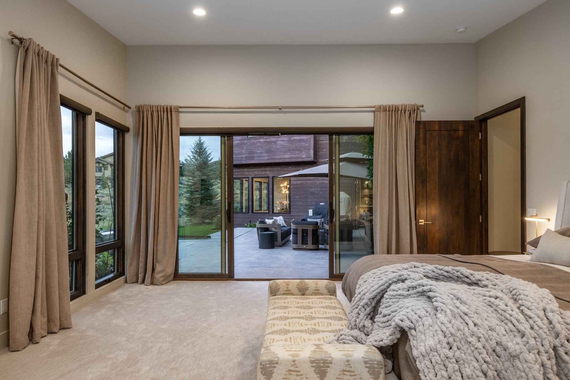  Contemporary Promontory Home with Exceptional Indoor-Outdoor Living - 物件實景