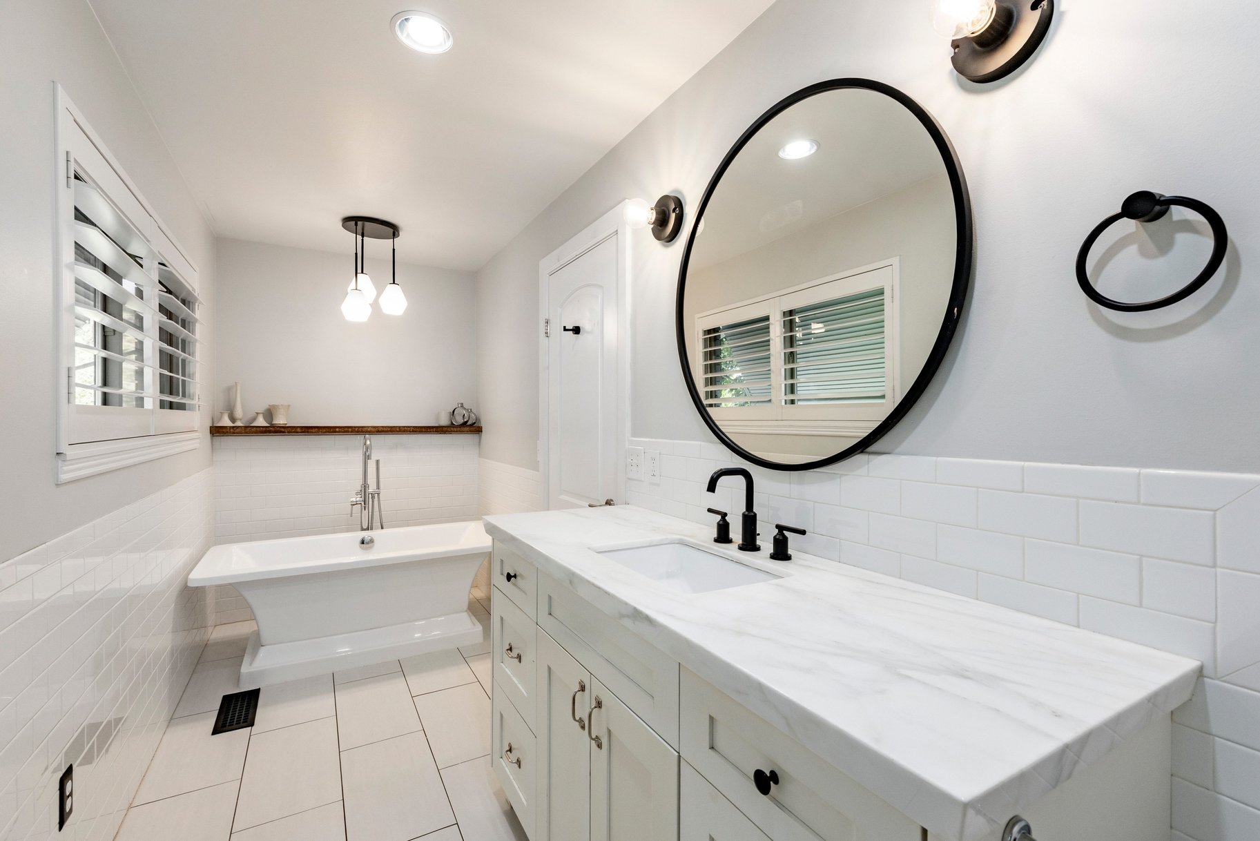  Modernized Millcreek Rambler with Open Living & Private Backyard - 物件實景