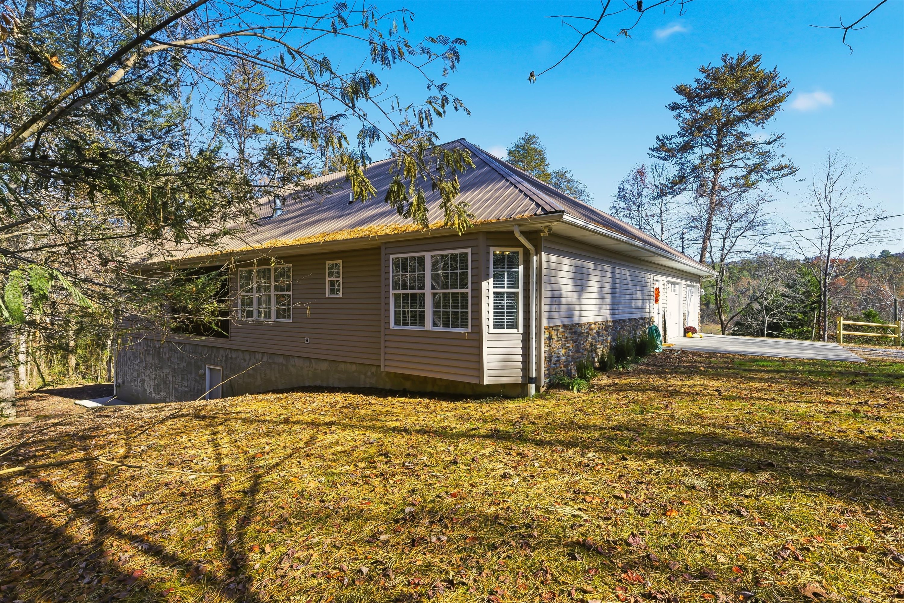 Sevierville, Tennessee, 37876, United States, 2 Bedrooms Bedrooms, ,2 BathroomsBathrooms,Residential,For Sale,1992764