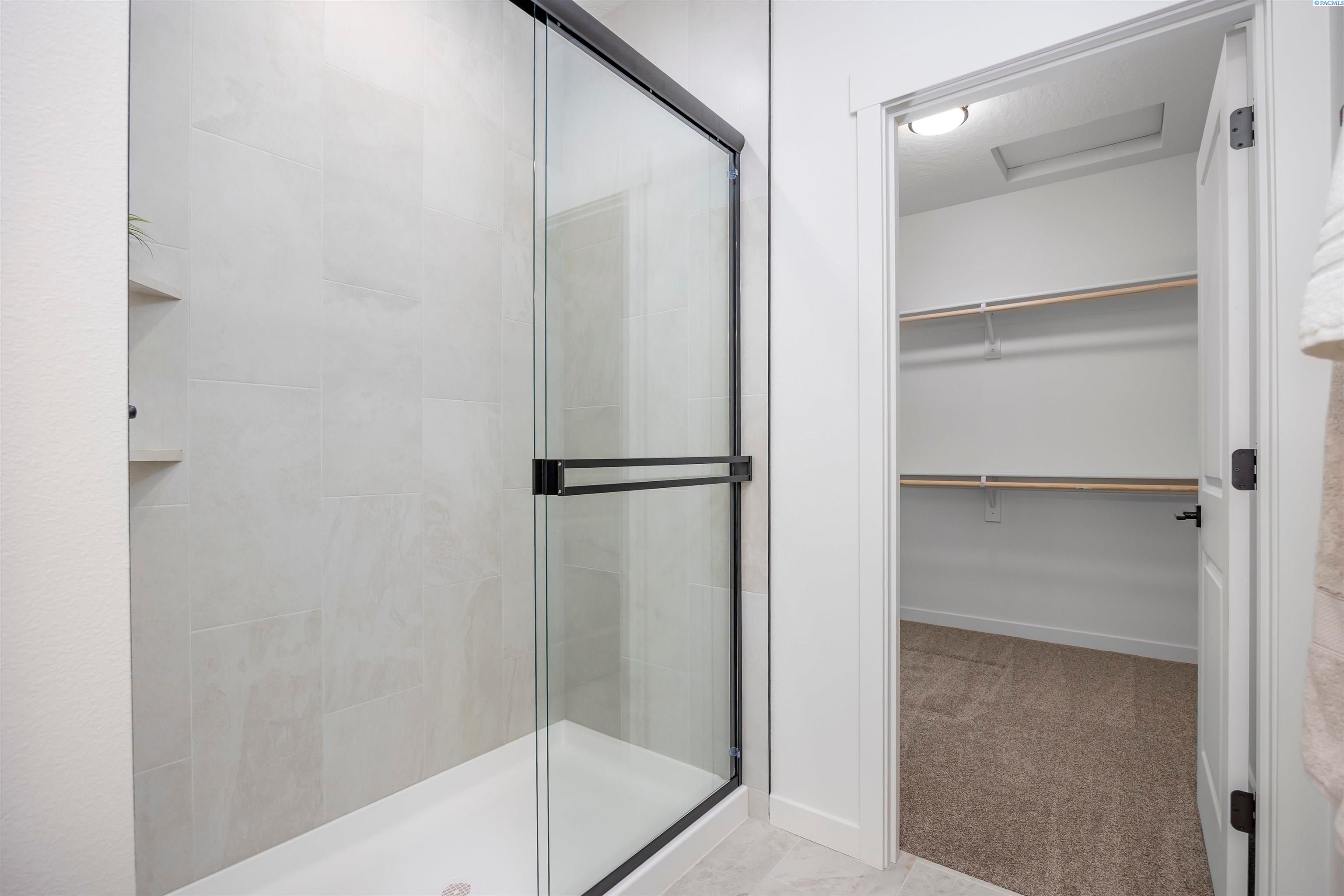 Prosser, Washington, 99350, United States, 4 Bedrooms Bedrooms, ,1 BathroomBathrooms,Residential,For Sale,1977826