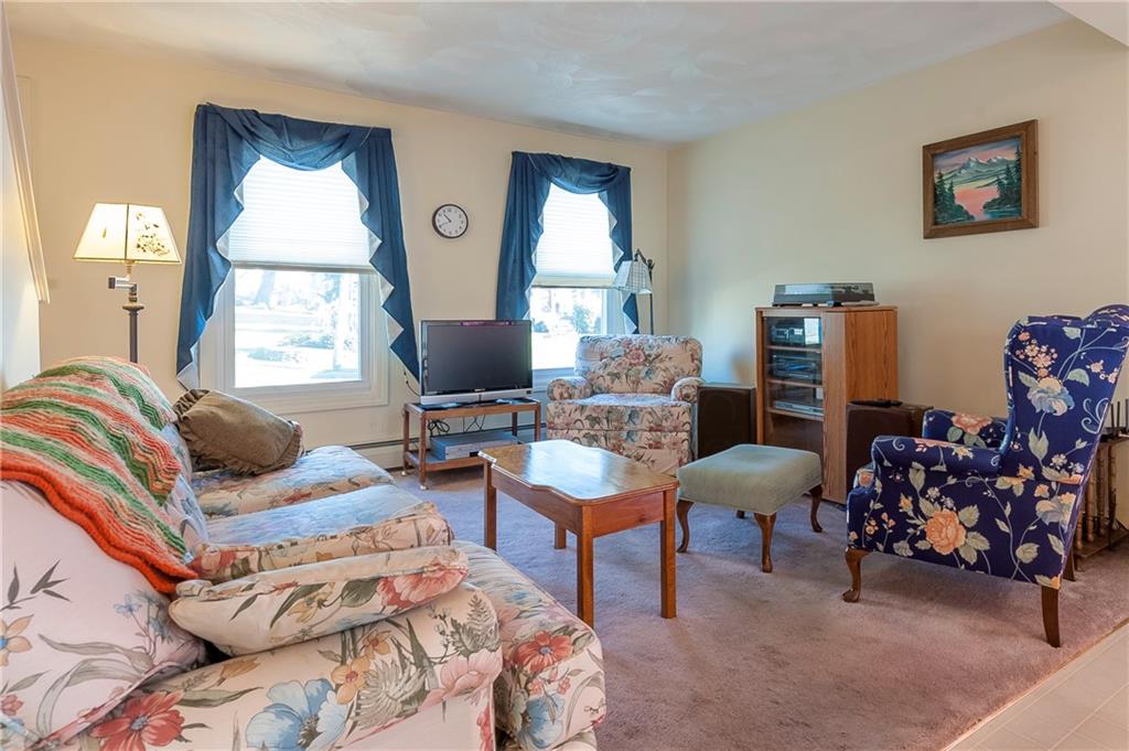 East Greenwich, Rhode Island, 02818, United States, 3 Bedrooms Bedrooms, ,2 BathroomsBathrooms,Residential,For Sale,2010043